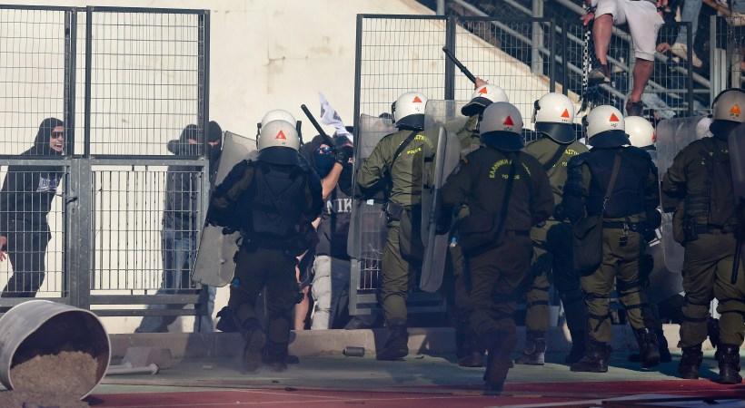 Νέος γύρος επεισοδίων στα επίσημα- Άγριο ξύλο! (βίντεο)