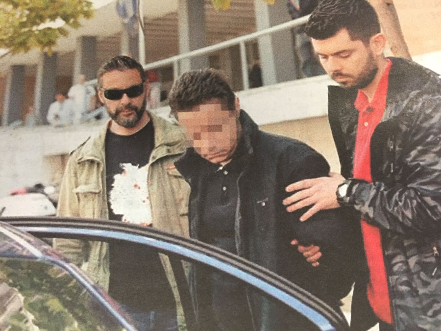 Θεσσαλονίκη: «Καίνε» τον γιατρό τα στοιχεία – Έπλυνε δύο φορές το αυτοκίνητό του (φωτό)