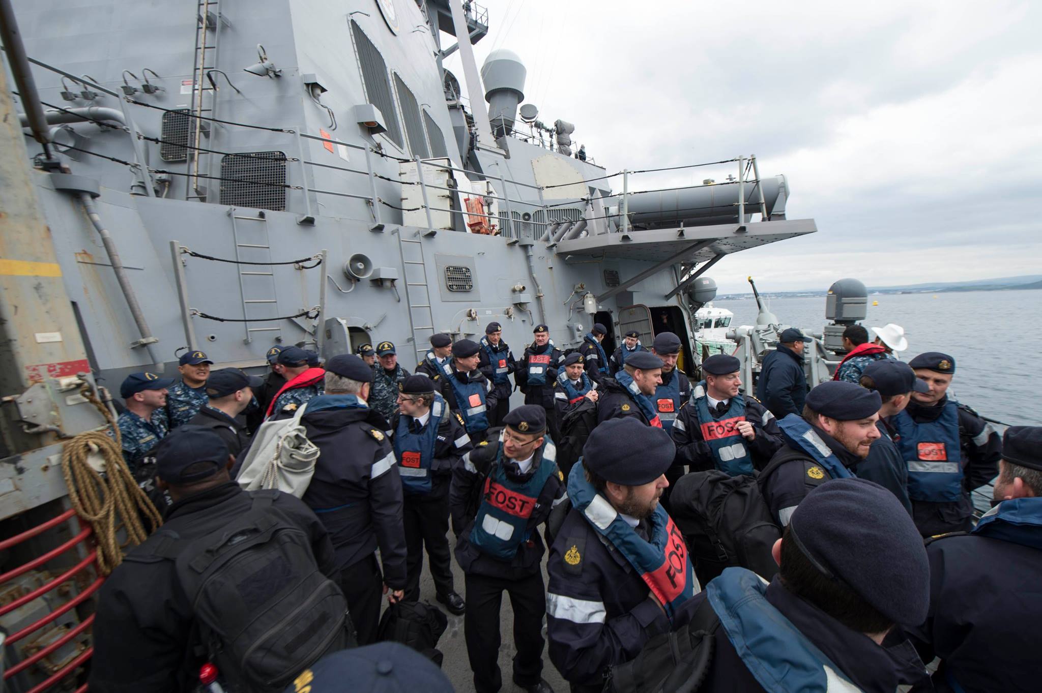 Βαλτική: Το αμερικανικό USS Carney προκάλεσε μαζική έξοδο του ρωσικού Στόλου από τη βάση του στην Κροστάνδη!