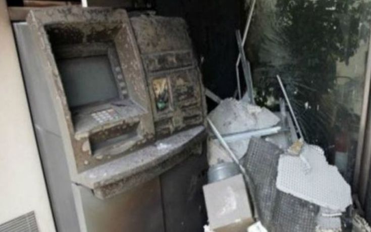 Ερέτρια: Ληστές ανατίναξαν ΑΤΜ και πήραν τα χρήματα