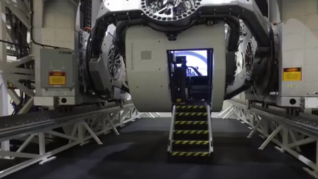 Μπείτε στον προσομοιωτή πτήσης του F-18 των ΗΠΑ (βίντεο)