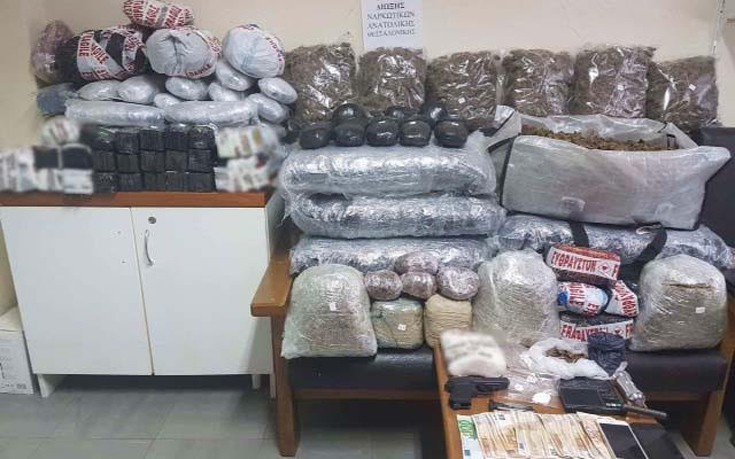Θεσσαλονίκη: Σύλληψη διακινητών με 89 κιλά ναρκωτικών (φωτό)