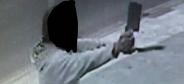 Άνδρας επιτέθηκε με μπαλτά σε περαστικούς στο Λονδίνο (φωτό)