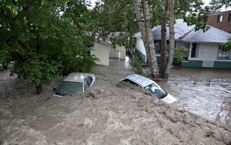 Σαρωτικές πλημμύρες στον Καναδά – Τουλάχιστον ένας νεκρός (φωτό)