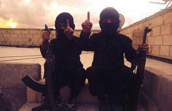 Μαρτυρίες που σοκάρουν! Πώς γίνεται το παιδομάζωμα από τους μαχητές του ISIS