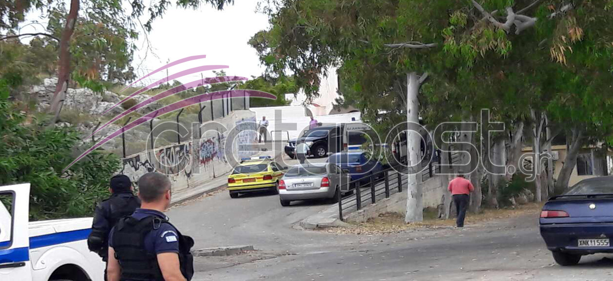 Ενώπιον του ανακριτή o περιπτεράς που είχε ταμπουρωθεί στον ΟΚΑΝΑ στα Χανιά (φωτό)