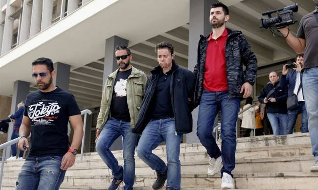 Αθώος δηλώνει ο γιατρός: «Με παγίδευσαν!»