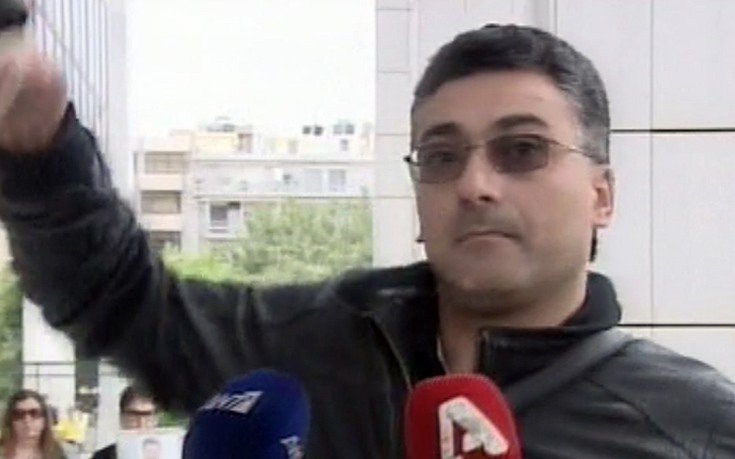 Ατάραχος και αμετανόητος o συγγενής του Μ.Παπαγεωργίου – Τι είπε για το όπλο του! (βίντεο)