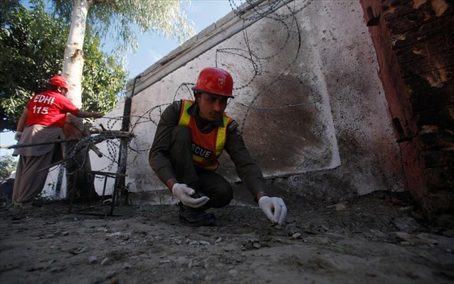 Έκρηξη με τουλάχιστον 10 νεκρούς στο Πακιστάν- Στόχος ο αντιπρόεδρος της Γερουσίας (φωτό)