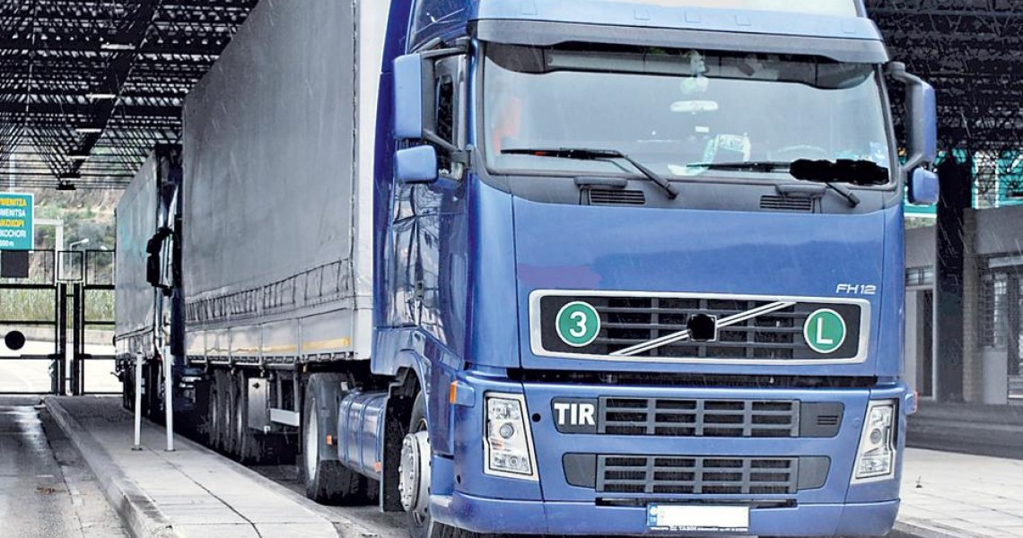 Μια νταλίκα μετέφερε κλεμμένα οχήματα από την Ιταλία