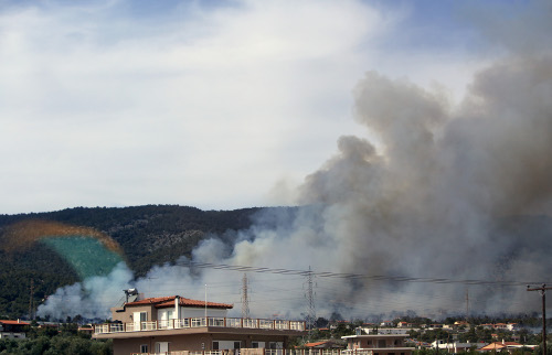 ΕΚΤΑΚΤΟ – Νέα τραγωδία: Νεκρή ηλικιωμένη γυναίκα και δύο τραυματίες  από τη φωτιά στους Άγιους Θεόδωρους