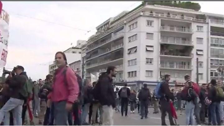 Επίθεση σε τηλεοπτικό συνεργείο έξω από την Βουλή!