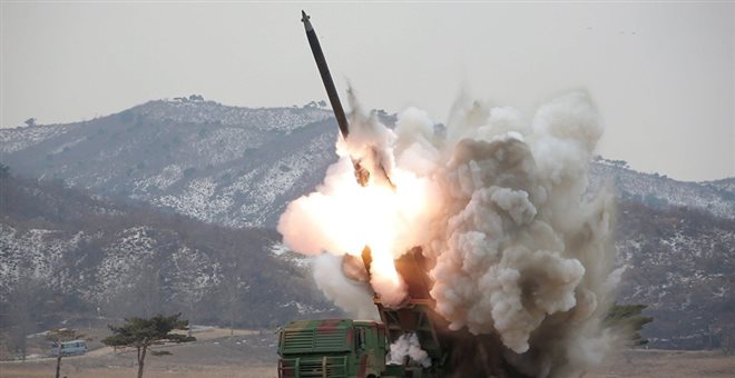 EKTAKTO: Η Βόρεια Κορέα εκτόξευσε ένα αγνώστων στοιχείων βλήμα