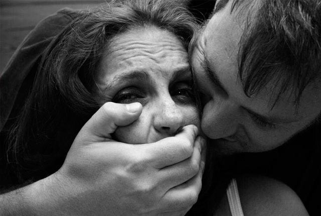 Σάλος στο Άργος: Καταγγελία ότι αθίγγανος πήρε 20χρονη από τη λαϊκή και τη βίασε