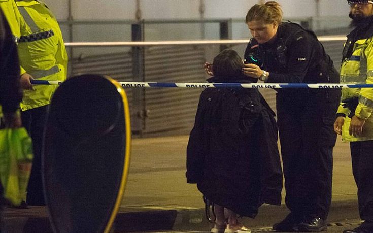 Σοκαριστικές μαρτυρίες 15χρονων παιδιών για την επίθεση στο Μάντσεστερ (βίντεο)