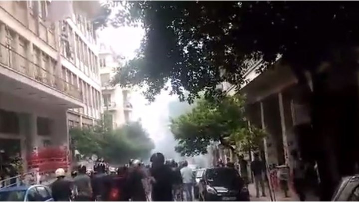 Βίντεο από τα επεισόδια έξω από το Χημείο όπου διεξάγονται οι φοιτητικές εκλογές