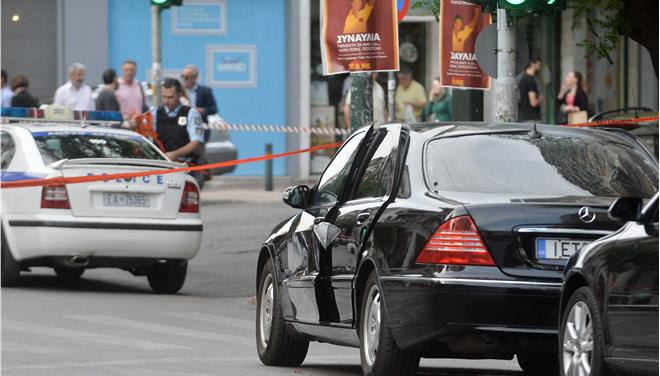 Έκτακτα δελτία στα διεθνή ΜΜΕ για την βομβιστική επίθεση στον Παπαδήμο! (φωτό)