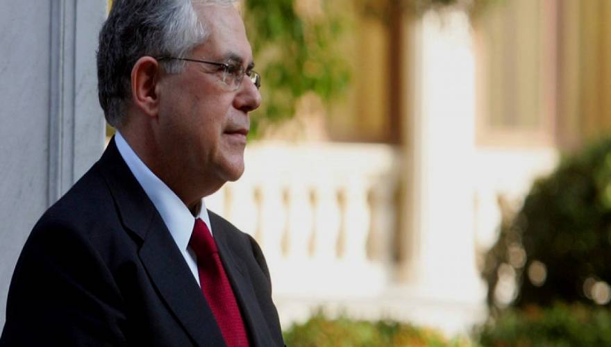 Λουκάς Παπαδήμος: Οι μεγάλες ζημιές που προκλήθηκαν από την ισχυρή έκρηξη στο αυτοκίνητο (φωτό)