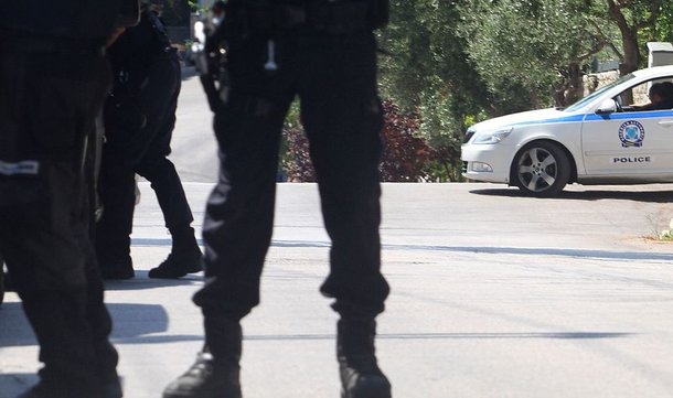 Λάρισα: Ελεύθεροι οι αναρχικοί συλληφθέντες σε οίκημα που εκκενώθηκε