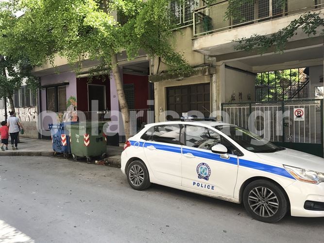 Λάρισα: Αστυνομική επιχείρηση για την εκκένωση κατάληψης αναρχικών (φωτό)