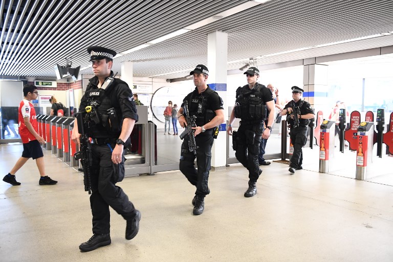 Αγγλία: Στην σκιά της τρομοκρατίας ο τελικός- Πάνοπλοι και έτοιμοι οι αστυνομικοί (φωτό)