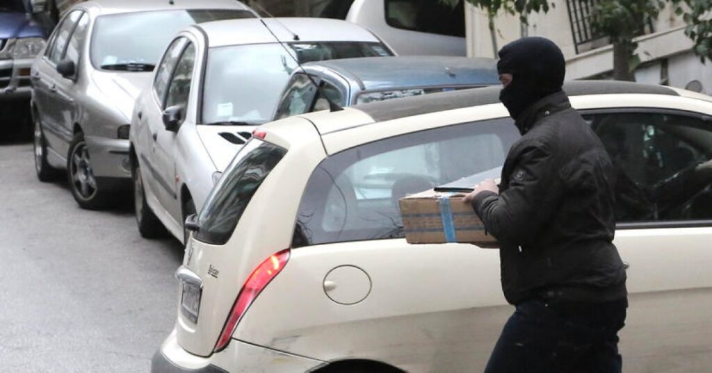 Ποιος είναι ο «Επιστολογράφος»;-  Χρησιμοποιεί σπάνιες τεχνικές για να κατασκευάζει μη ανιχνεύσιμες επιστολές-βόμβες