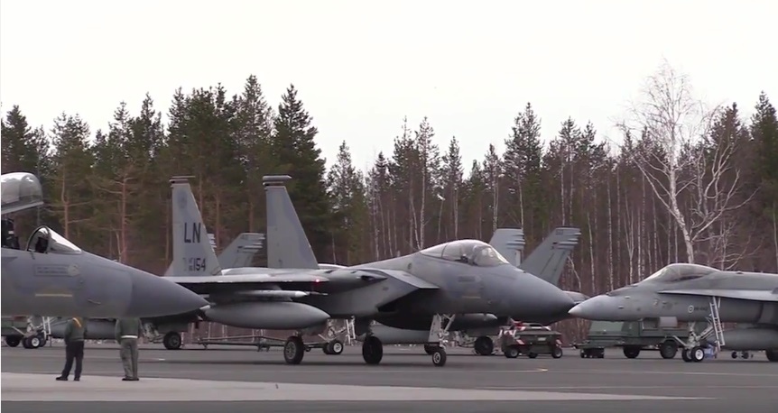Δείτε πλάνα από τη ΝΑΤΟϊκή αεροπορική άσκηση «Arctic Challenge 2017»! (βίντεο)