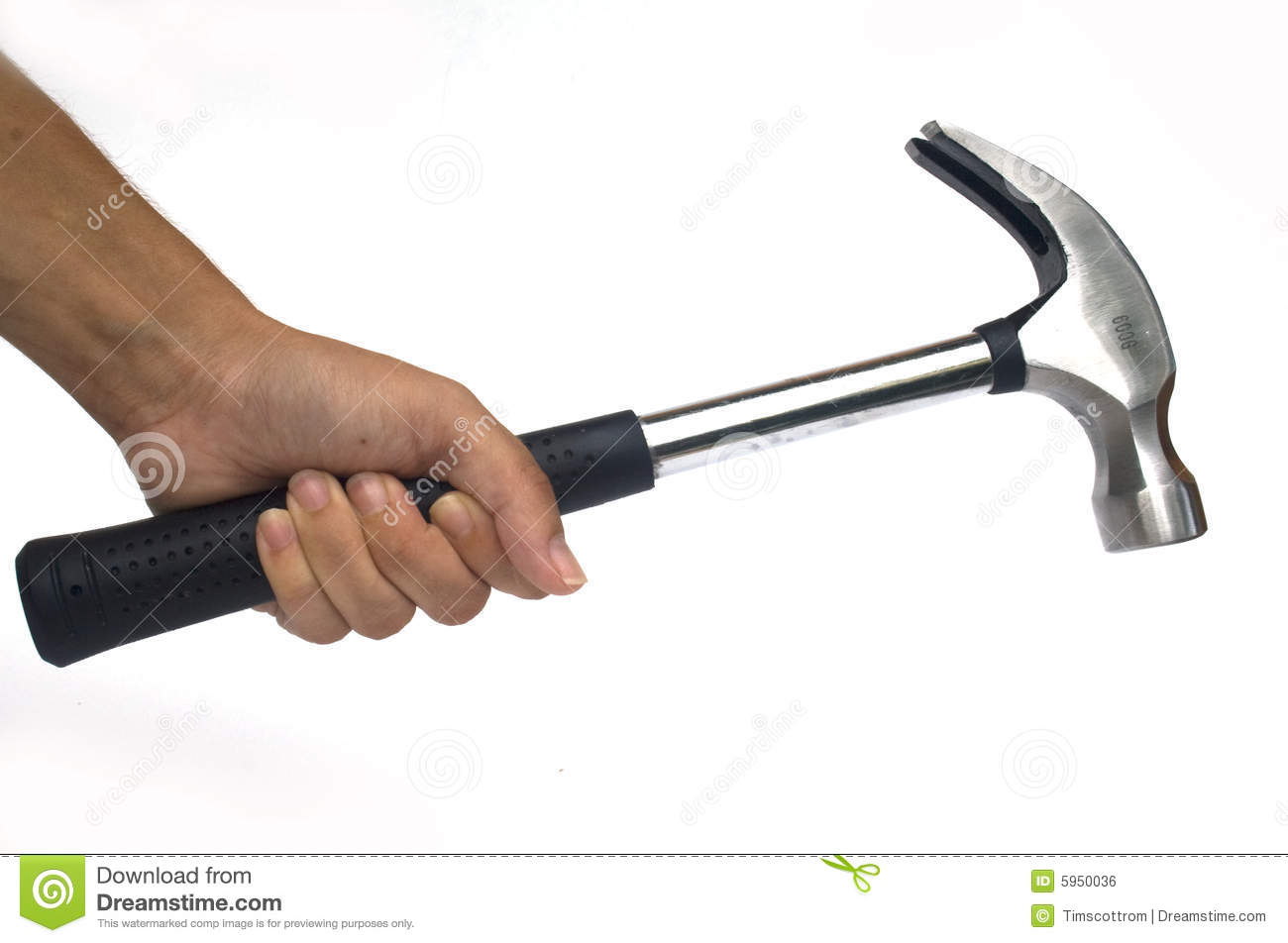 Βάνδαλοι προκάλεσαν υλικές ζημιές στο άγαλμα του Αγνώστου Στρατιώτη στο Ηράκλειο