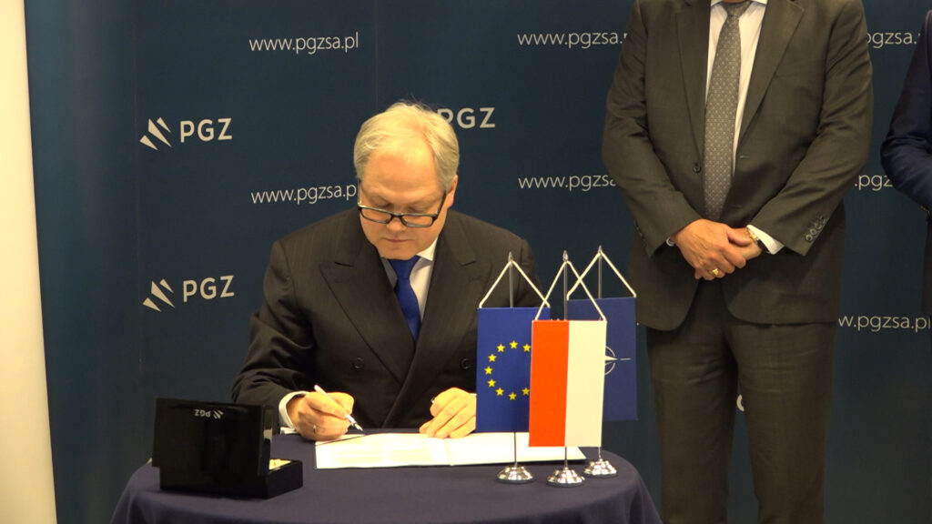 Πολωνία: Επίσκεψη του υπουργού Άμυνας Β.Kownacki στη Σουηδία για το νέο υποβρύχιο A-26 (φωτό)