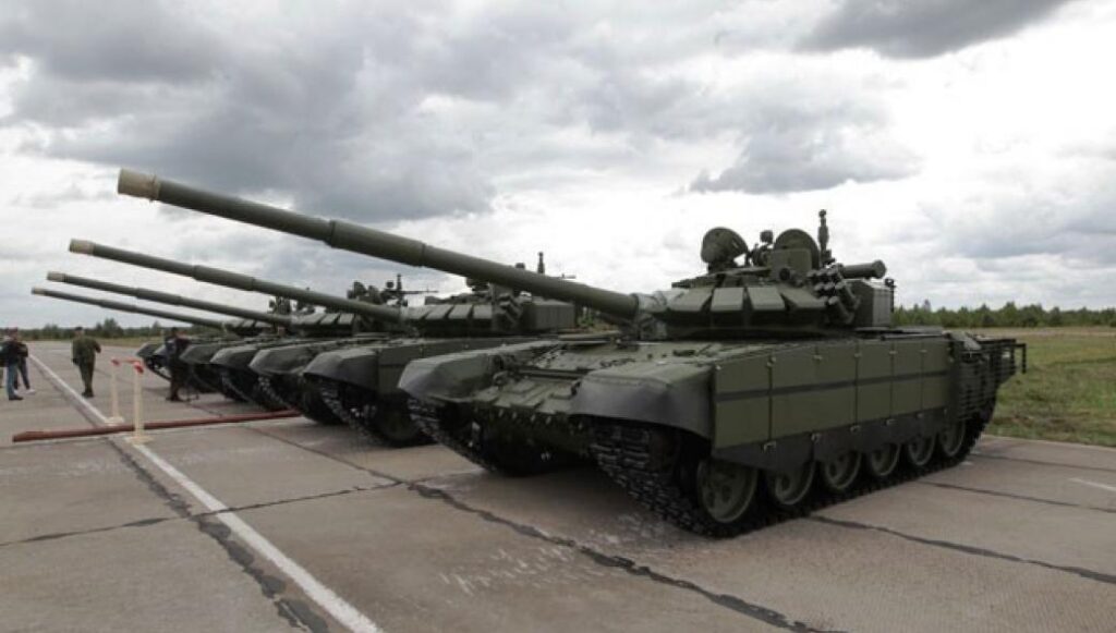 Η Λευκορωσία παρέλαβε αναβαθμισμένα άρματα τύπου T-72B3 (φωτό)