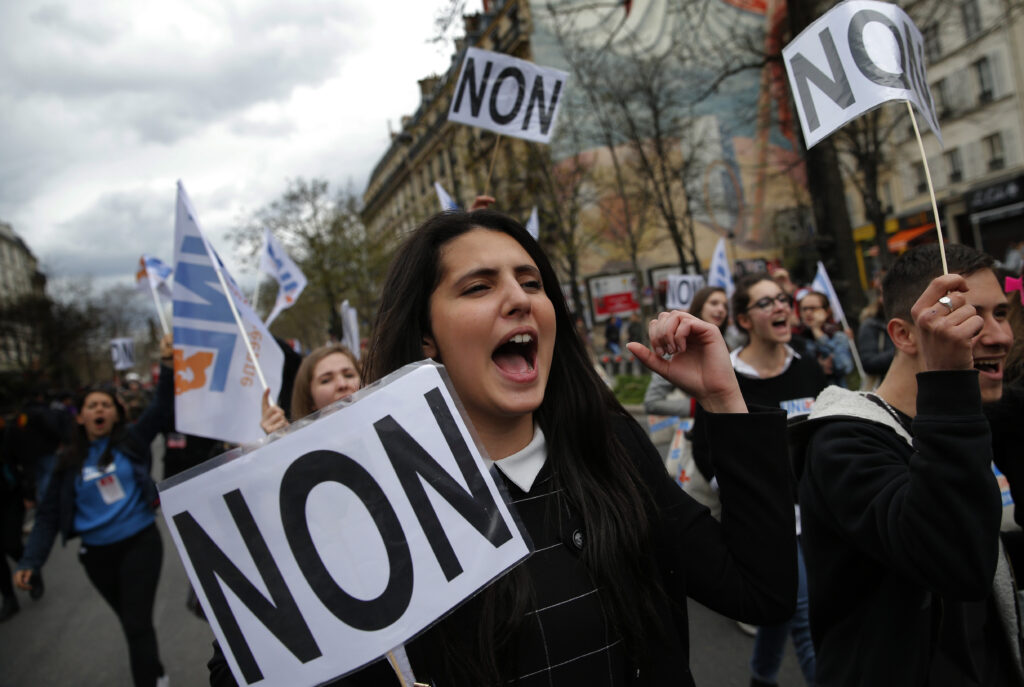 Γαλλία: Από τις 15 Ιουλίου οι πολίτες θα μπορούν και πάλι να διαδηλώσουν δημοσίως