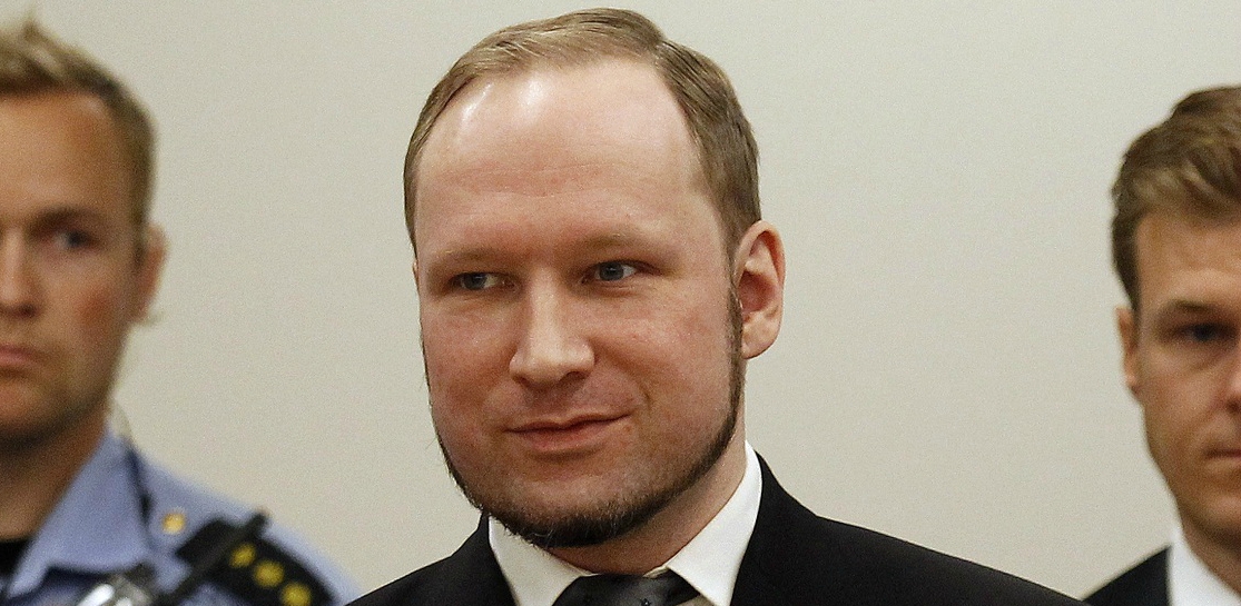 Άλλαξε το όνομα του ο μακελάρης του Όσλο και ζητά καλύτερες συνθήκες διαβίωσης στη φυλακή