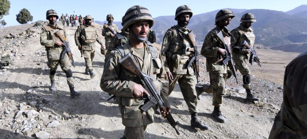 Πακιστάν: «Αβάσιμες οι πληροφορίες ότι στέλνουμε 20.000 στρατιώτες  στο Κατάρ»