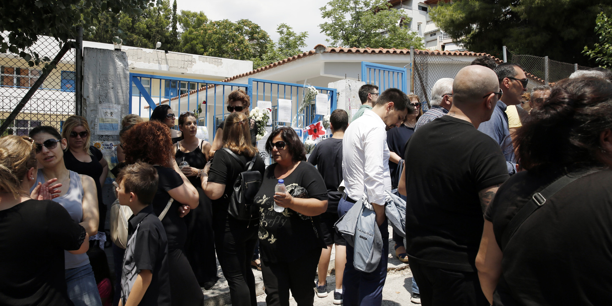 Πετροπόλεμος και χημικά στη νέα πορεία για τον Μάριο στο Μενίδι- Ενταση για ακόμα ένα βράδυ! (φωτό, βίντεο) (upd)