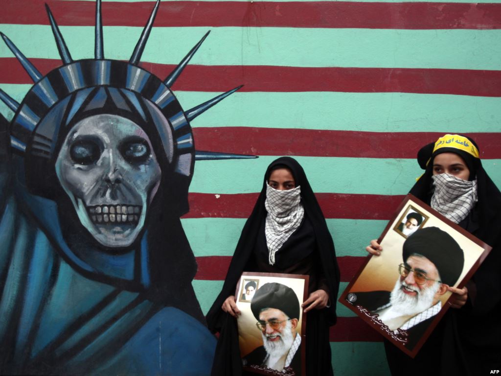 Τα «βαριά σύννεφα» επιστρέφουν στη Μ.Ανατολή: Οι ΗΠΑ ακύρωσαν μέρος της συμφωνίας για τα πυρηνικά του Ιράν