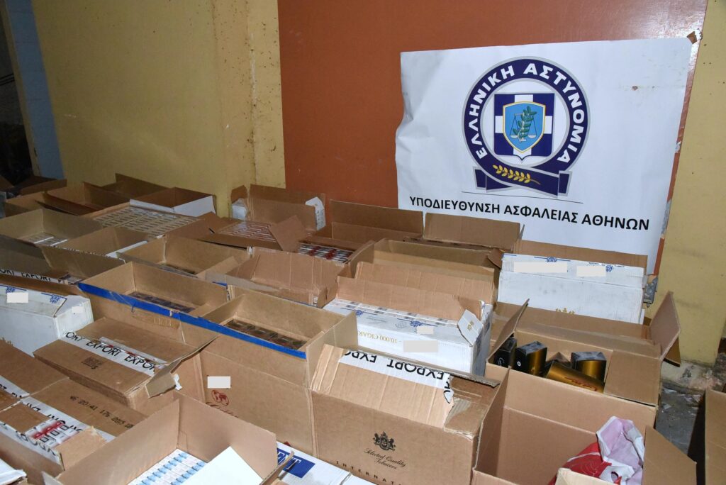 ΕΛ.ΑΣ.: Συλλήψεις σε Σύρο και Σέρρες για διακίνηση λαθραίου καπνού