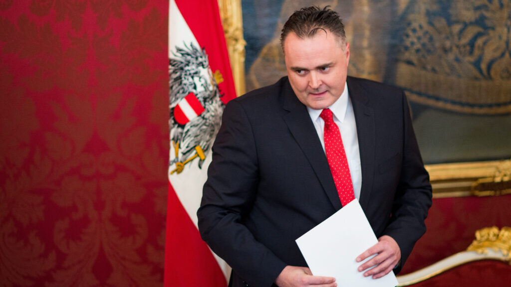 Αυστριακός ΥΠΑΜ: «Παρατηρείται μια υφέρπουσα ισλαμοποίηση των Βαλκανίων»