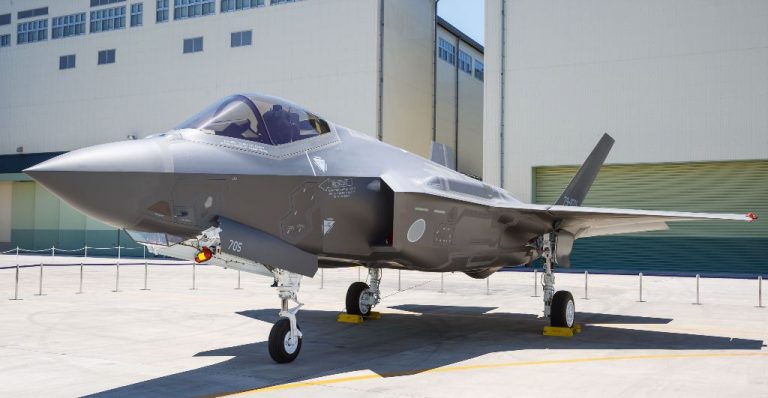 Η Mitsubishi παρουσίασε το πρώτο F-35 που συναρμολογήθηκε στην Ιαπωνία