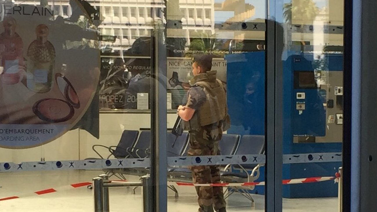 Γαλλία: Εκκενώθηκε τερματικός σταθμός στο αεροδρόμιο της Νίκαιας- Δύο ελεγχόμενες εκρήξεις (φωτό)