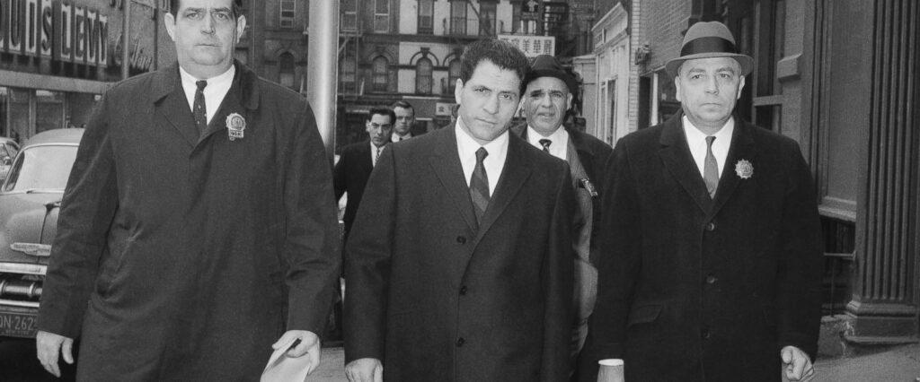 Ελεύθερος μετά από 50 χρόνια φυλάκισης η γηραιότερος μαφιόζος των ΗΠΑ (φωτό,βίντεο)