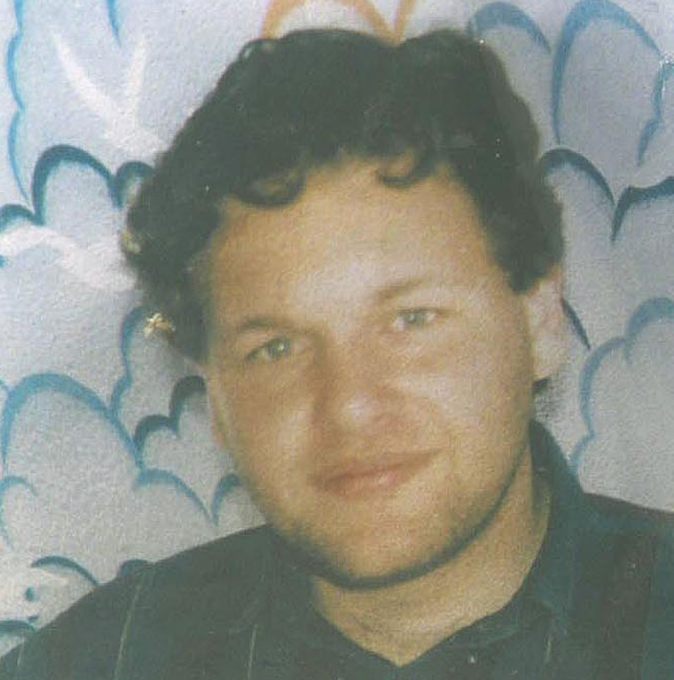 Σαν σήμερα πέφτει νεκρός ο Θάνος Αξαρλιάν – Η «παράπλευρη απώλεια» της 17 Νοέμβρη (φωτό)