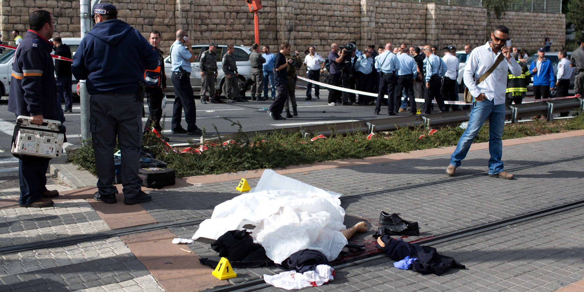 Συγκλονιστικά βίντεο από την ένοπλη επίθεση στην Παλαιά Πόλη της Ιερουσαλήμ (upd)