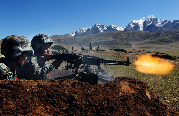 Η Κίνα απαντά στην Ινδία με φράγμα πυρός στα Ιμαλάϊα: «Αποχωρήστε αμέσως από τα εδάφη μας»