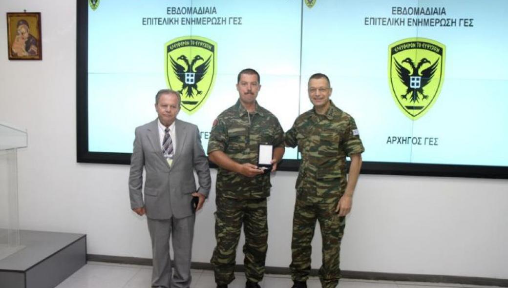 Βραβεύθηκε για την προσφορά του στρατιωτικός γιατρός στη νήσο Μαθράκι
