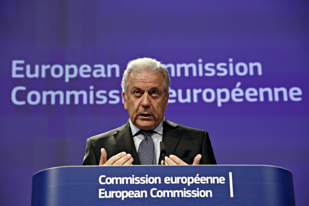 Δ. Αβραμόπουλος: «Ρεκόρ μετεγκαταστάσεων προσφύγων από Ελλάδα και Ιταλία»