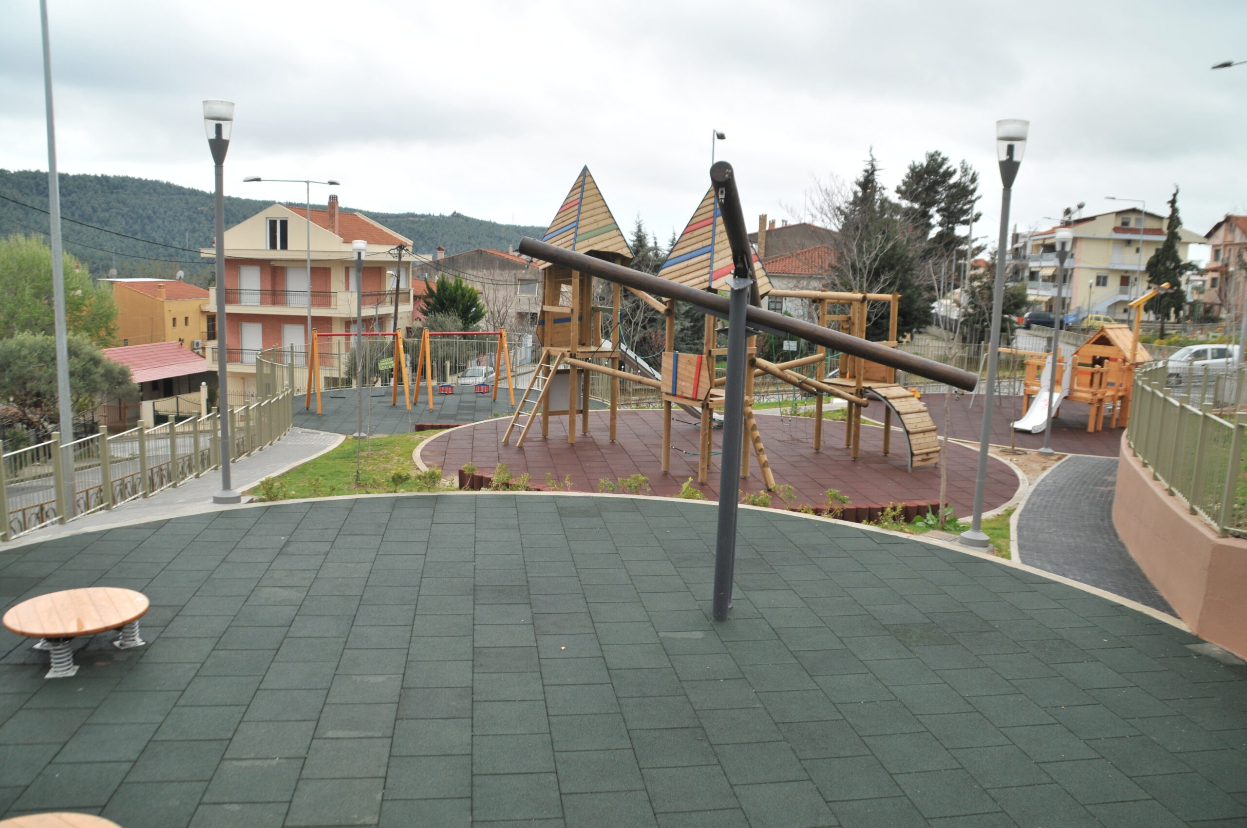 Ηράκλειο: Εμπόριο ναρκωτικών σε παιδικές χαρές και σχολεία- Έξι συλλήψεις