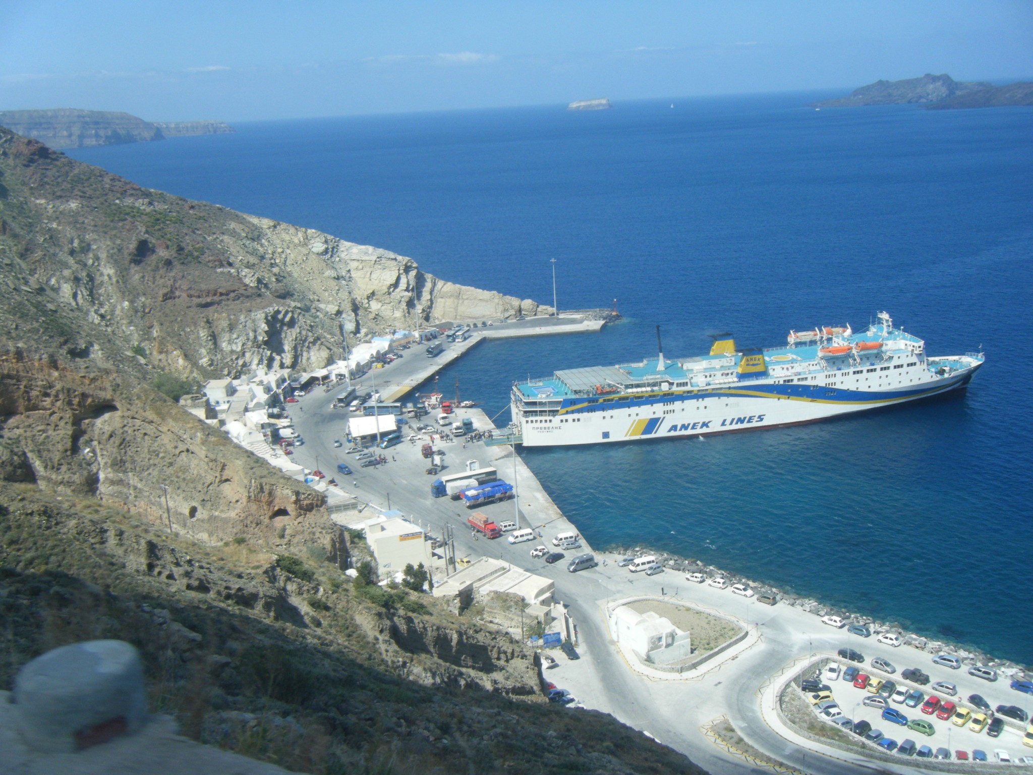 Φάρσα το τηλεφώνημα για βόμβα σε πλοίο στη Σαντορίνη