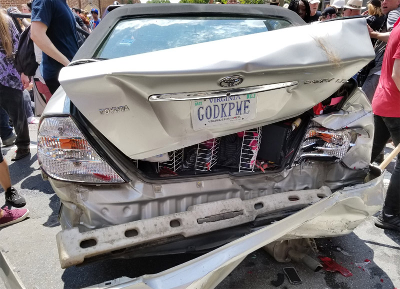 ΗΠΑ: Συνελήφθη ο οδηγός του αυτοκινήτου που «έπεσε» πάνω σε διαδηλωτές και σκότωσε μία γυναίκα (φωτό)