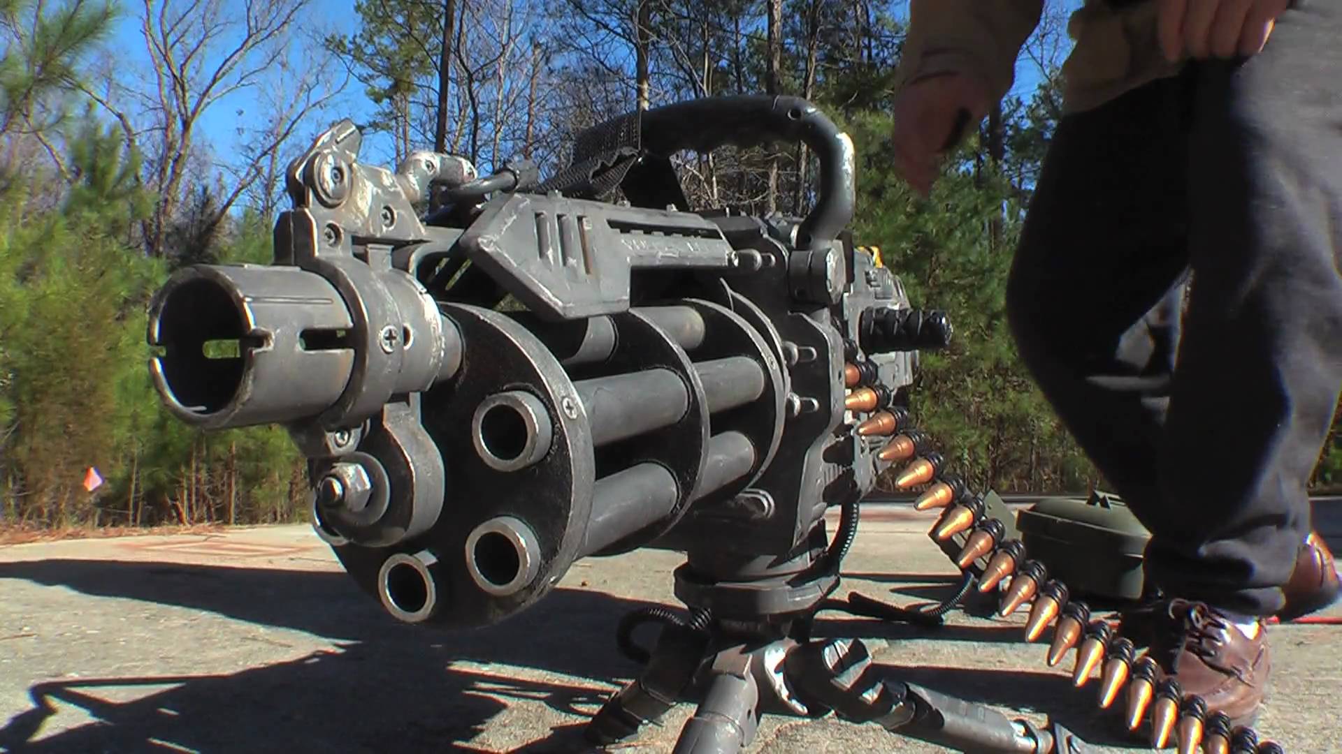 7 «ακραία» όπλα που είναι νόμιμα στις ΗΠΑ! (βίντεο)