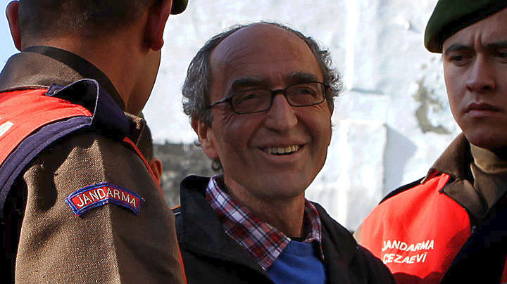 Ντ. Ακανλί: «Παραμένω επικριτικός στην τουρκική πολιτική εξουσία και θέλουν να με κάνουν να σιωπήσω»